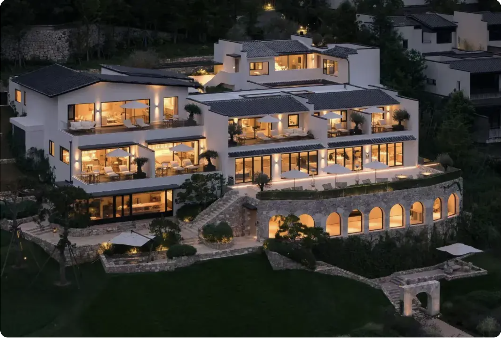 A 130-Acre French-Inspired Escape: The Six Season Vacation Manor Framed by CIVRO
